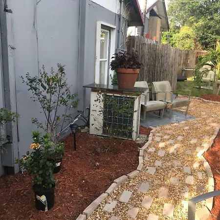 Inn Leather Guest House-Gay Male Only-2