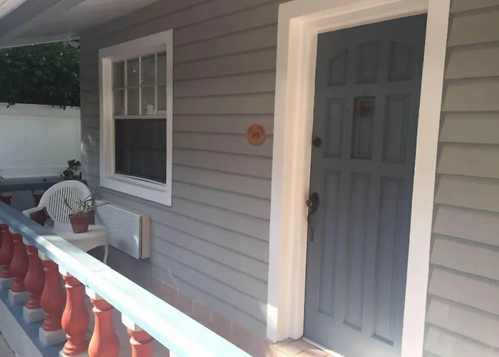 Coral Reef Guesthouse Fort Lauderdale